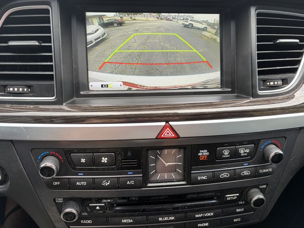 Photo 12 of this HYUNDAI GENESIS