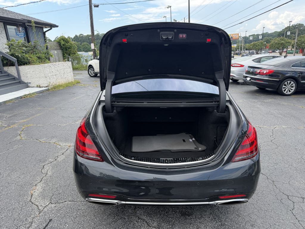Photo 7 of this MERCEDES-BENZ S-CLASS