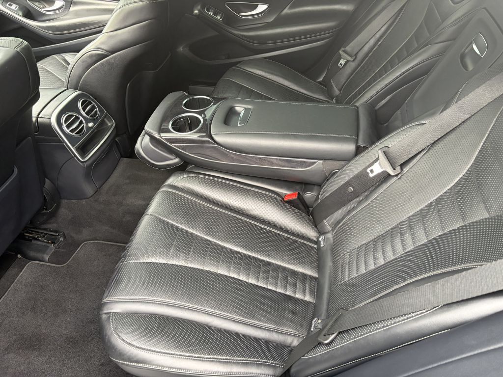 Photo 21 of this MERCEDES-BENZ S-CLASS