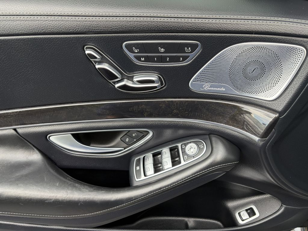 Photo 8 of this MERCEDES-BENZ S-CLASS