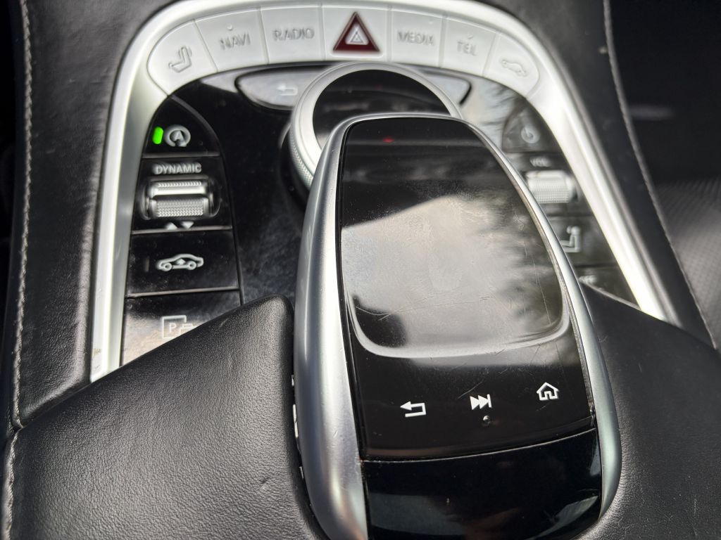 Photo 15 of this MERCEDES-BENZ S-CLASS