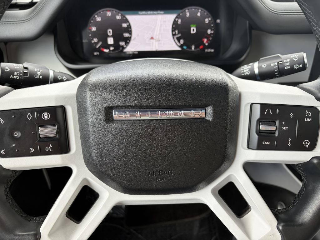 Photo 12 of this LAND ROVER DEFENDER