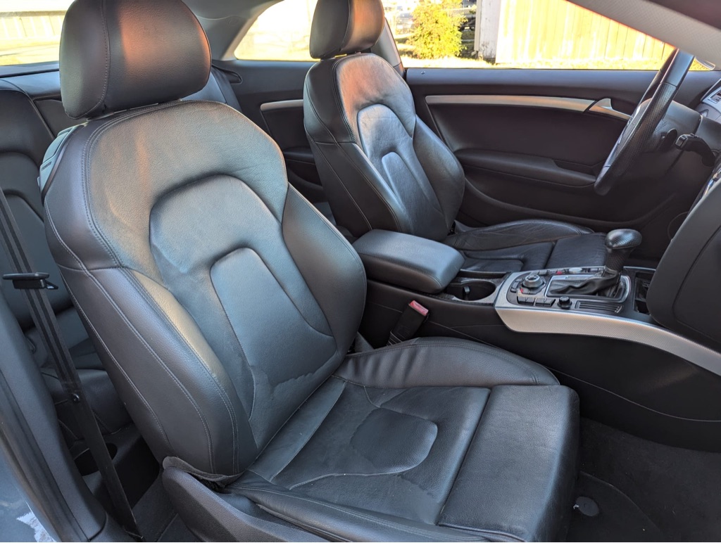 Photo 10 of this AUDI A5