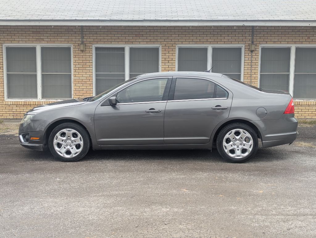 Photo 2 of this FORD FUSION