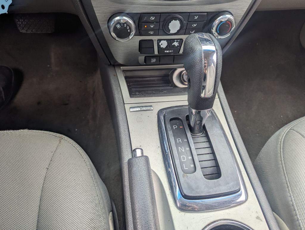Photo 18 of this FORD FUSION