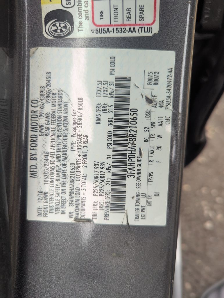 Photo 19 of this FORD FUSION