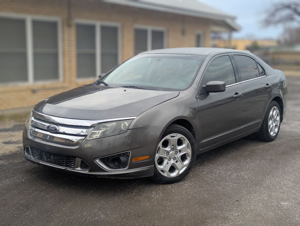 Gray 2011 Ford Fusion Sedan Front-Wheel Drive Automatic