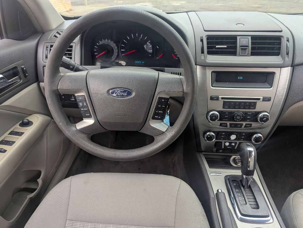 Photo 15 of this FORD FUSION