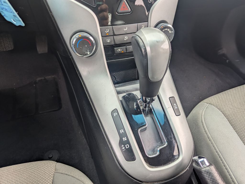 Photo 19 of this CHEVROLET CRUZE