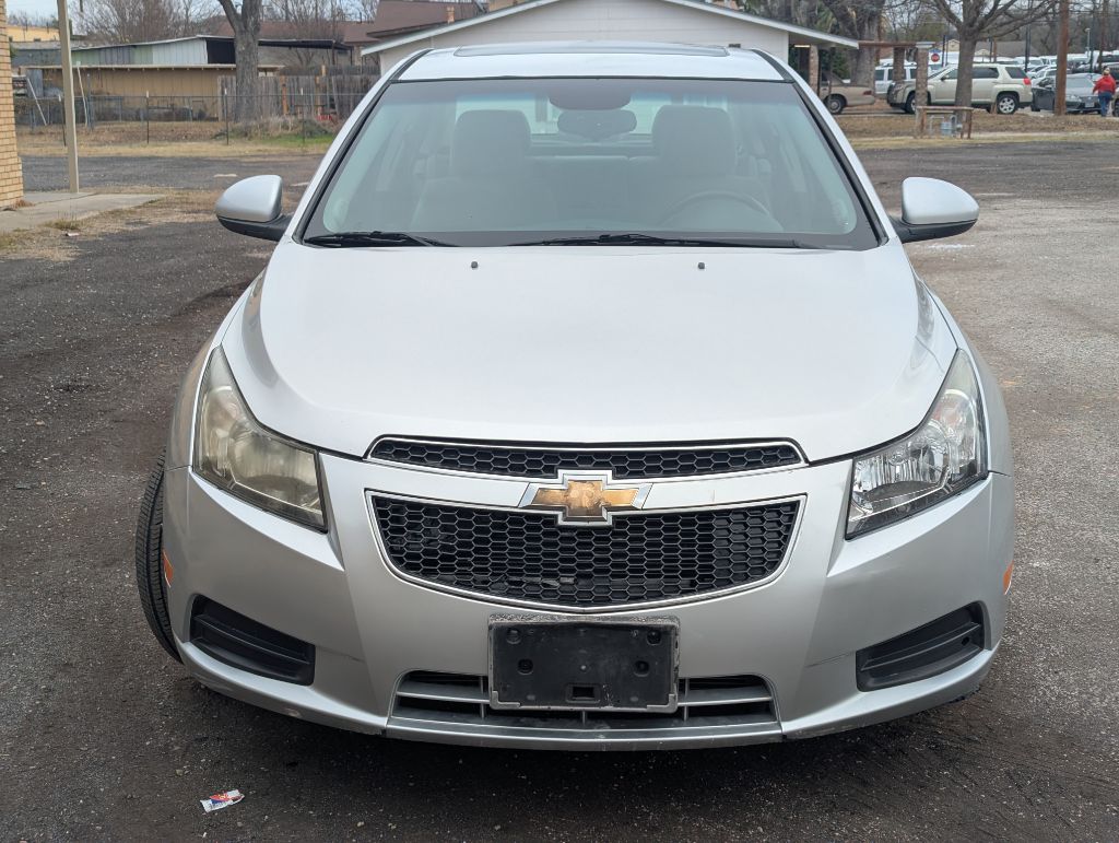 Photo 9 of this CHEVROLET CRUZE