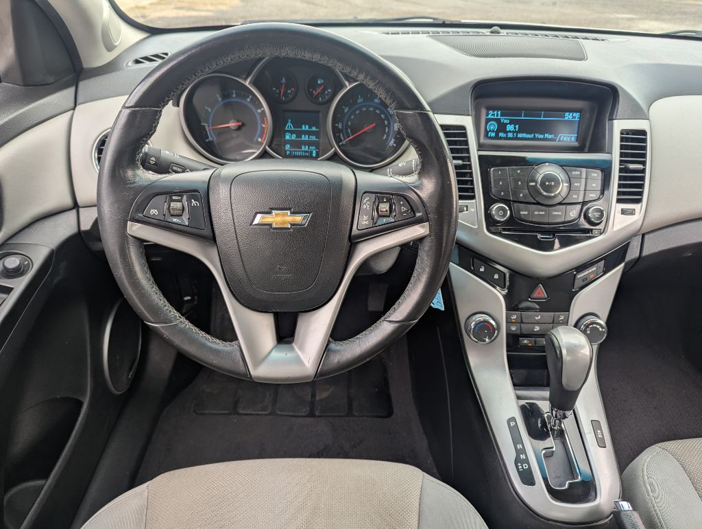 Photo 17 of this CHEVROLET CRUZE