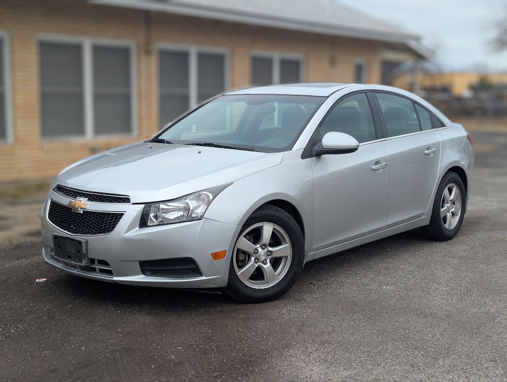 Photo 2 of this CHEVROLET CRUZE