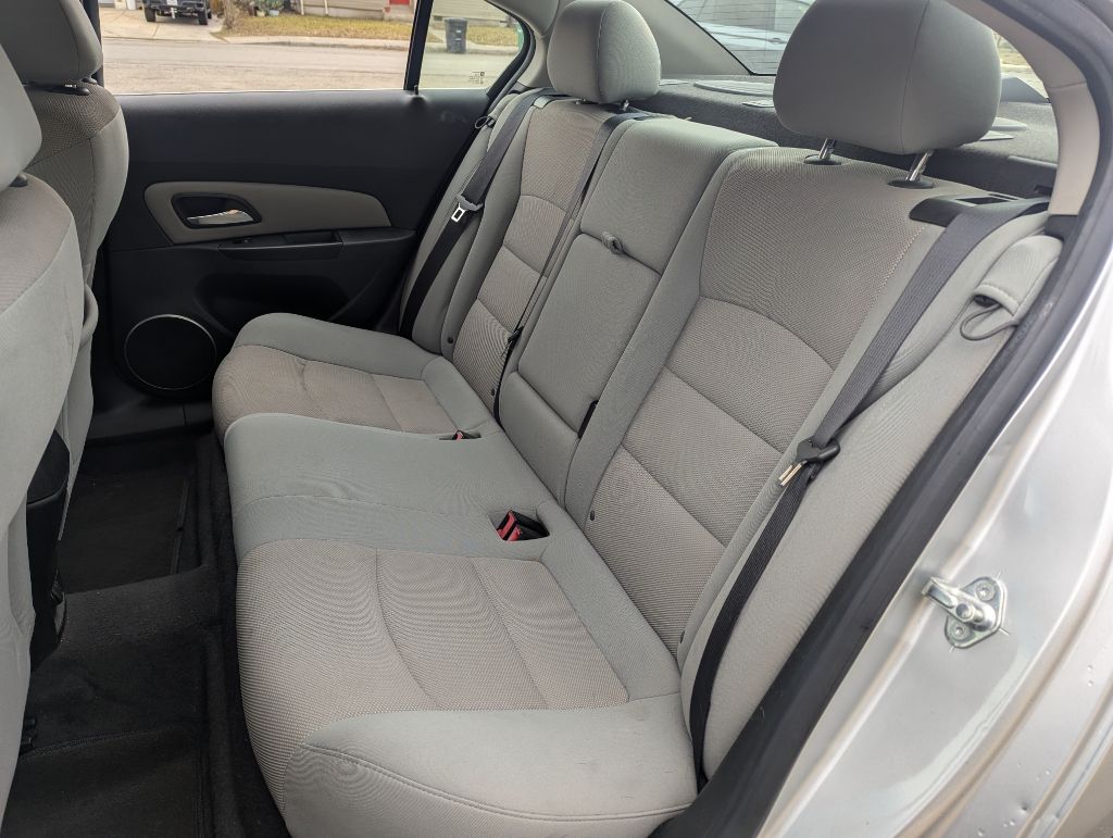 Photo 13 of this CHEVROLET CRUZE