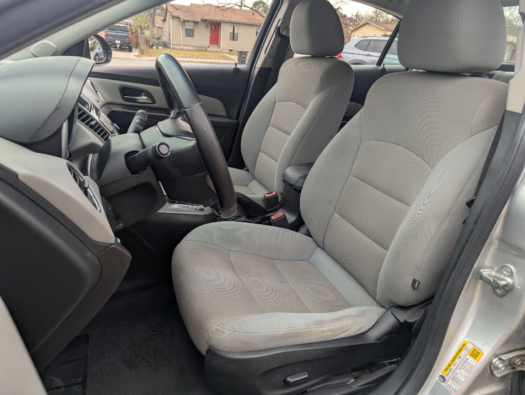 Photo 12 of this CHEVROLET CRUZE