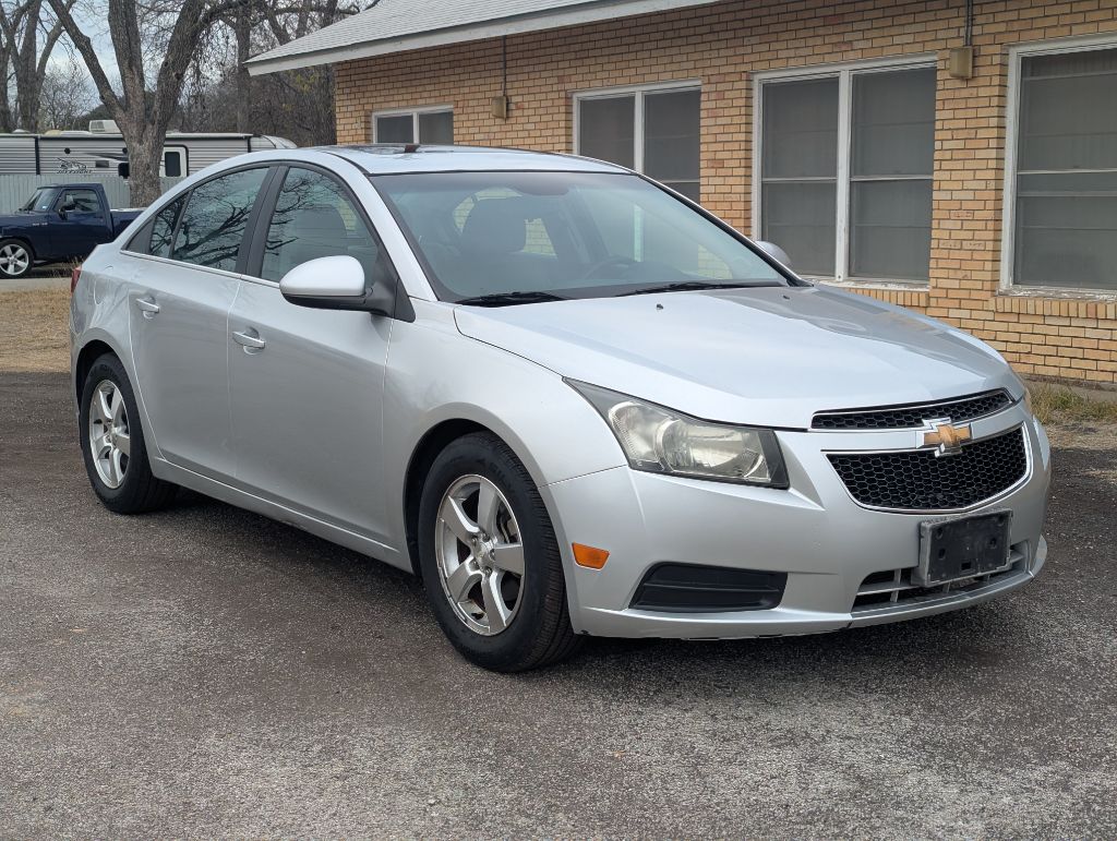 Photo 8 of this CHEVROLET CRUZE