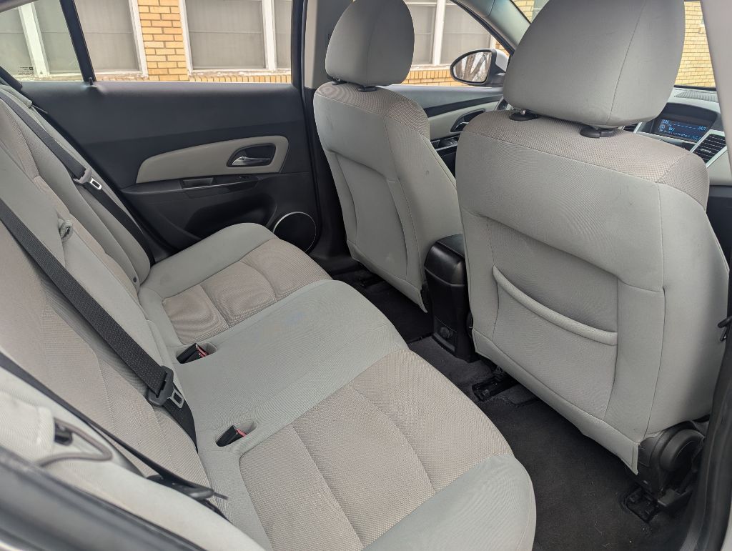 Photo 14 of this CHEVROLET CRUZE