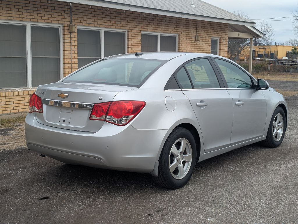 Photo 6 of this CHEVROLET CRUZE