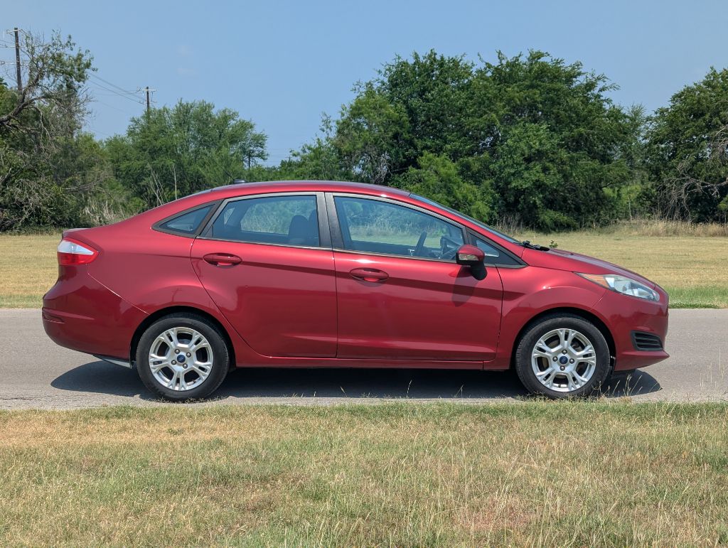 Photo 6 of this FORD FIESTA