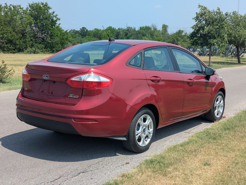 Photo 5 of this FORD FIESTA