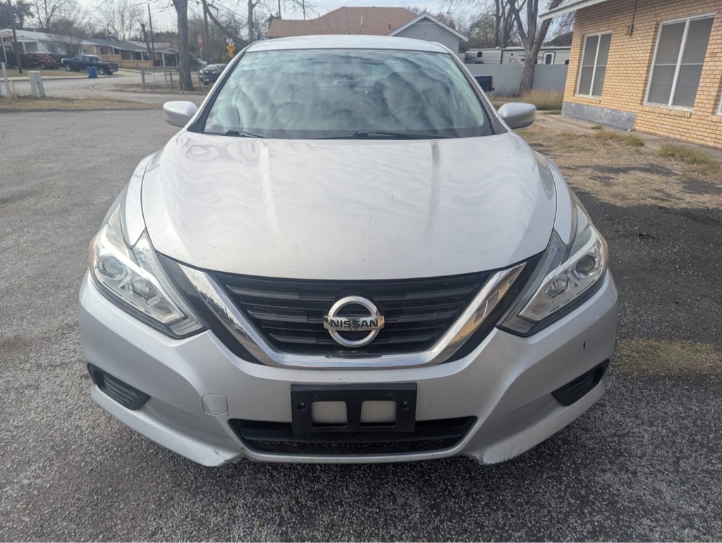 Photo 8 of this NISSAN ALTIMA