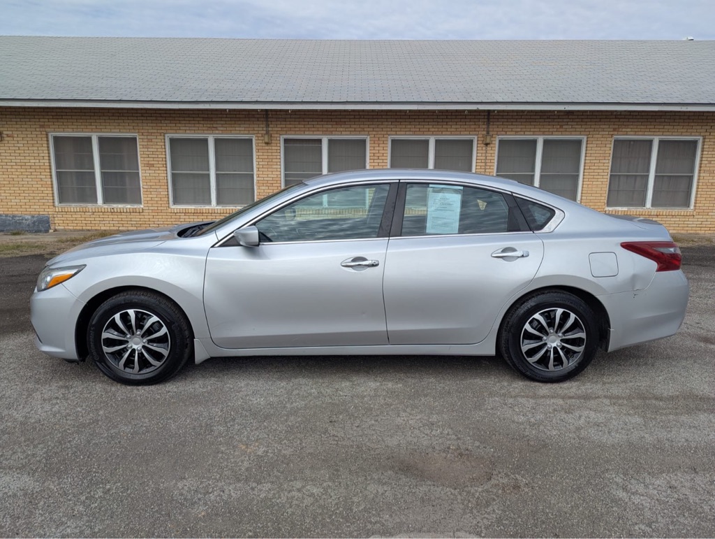 Photo 2 of this NISSAN ALTIMA