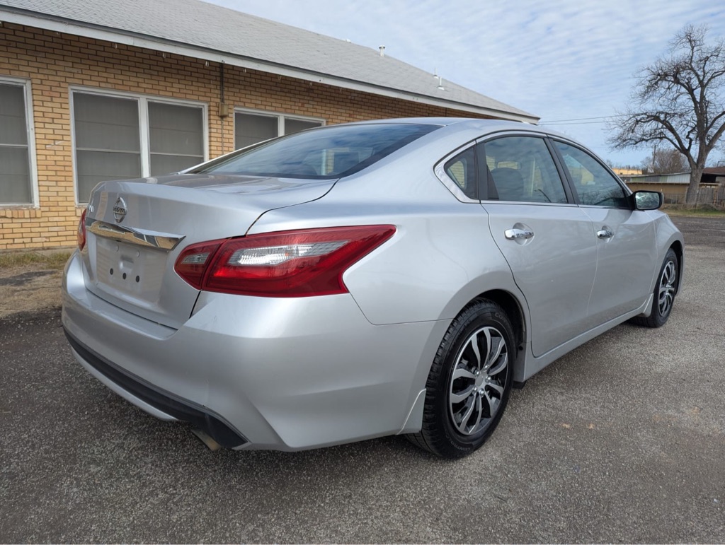 Photo 5 of this NISSAN ALTIMA