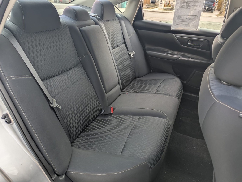 Photo 12 of this NISSAN ALTIMA