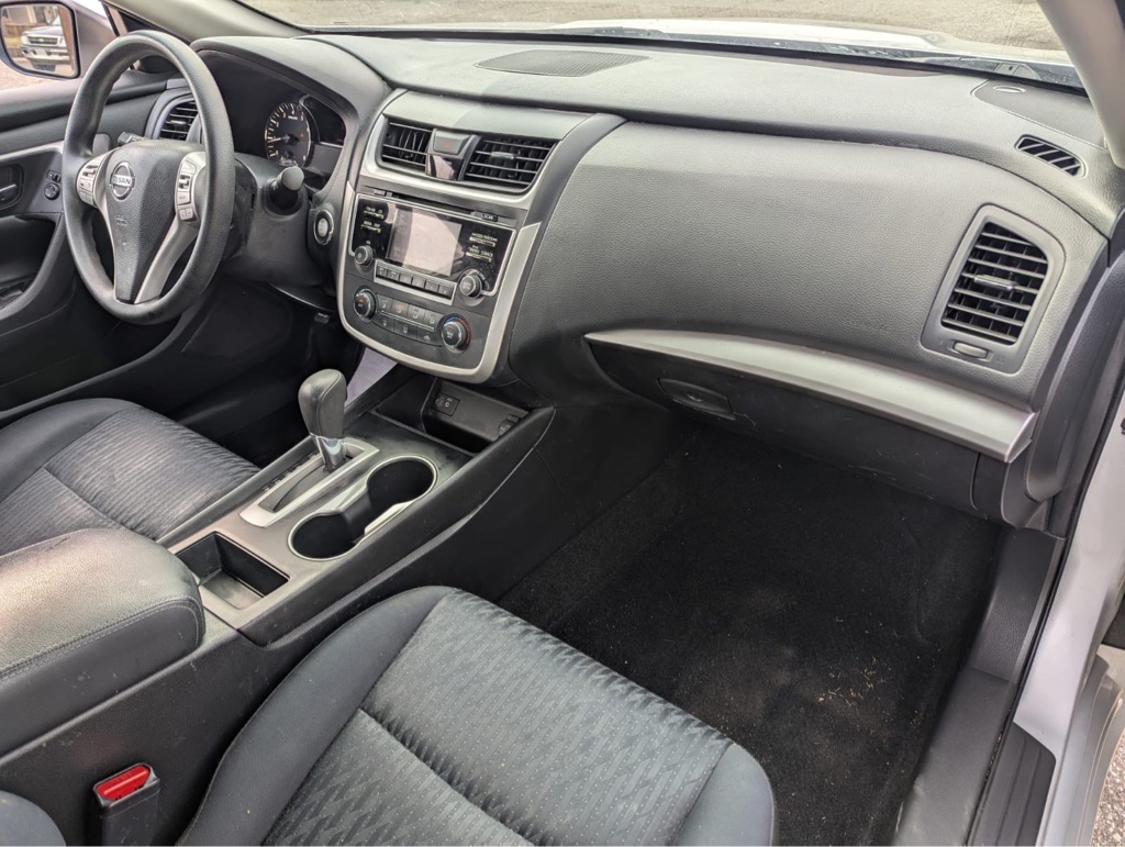 Photo 14 of this NISSAN ALTIMA