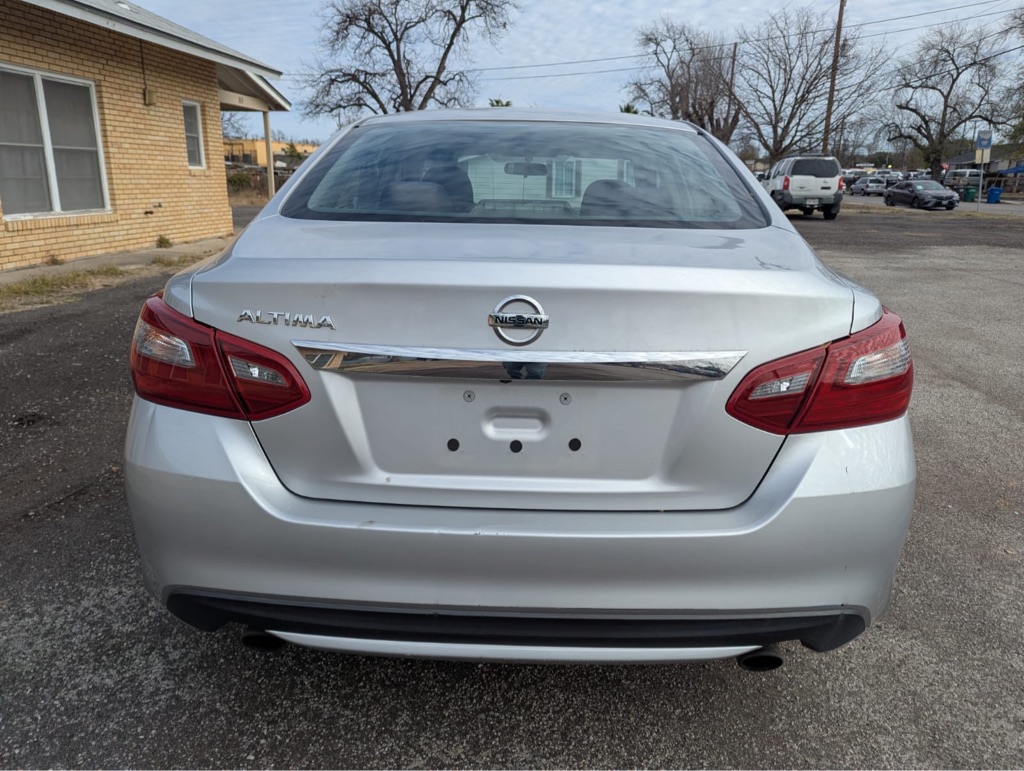 Photo 4 of this NISSAN ALTIMA