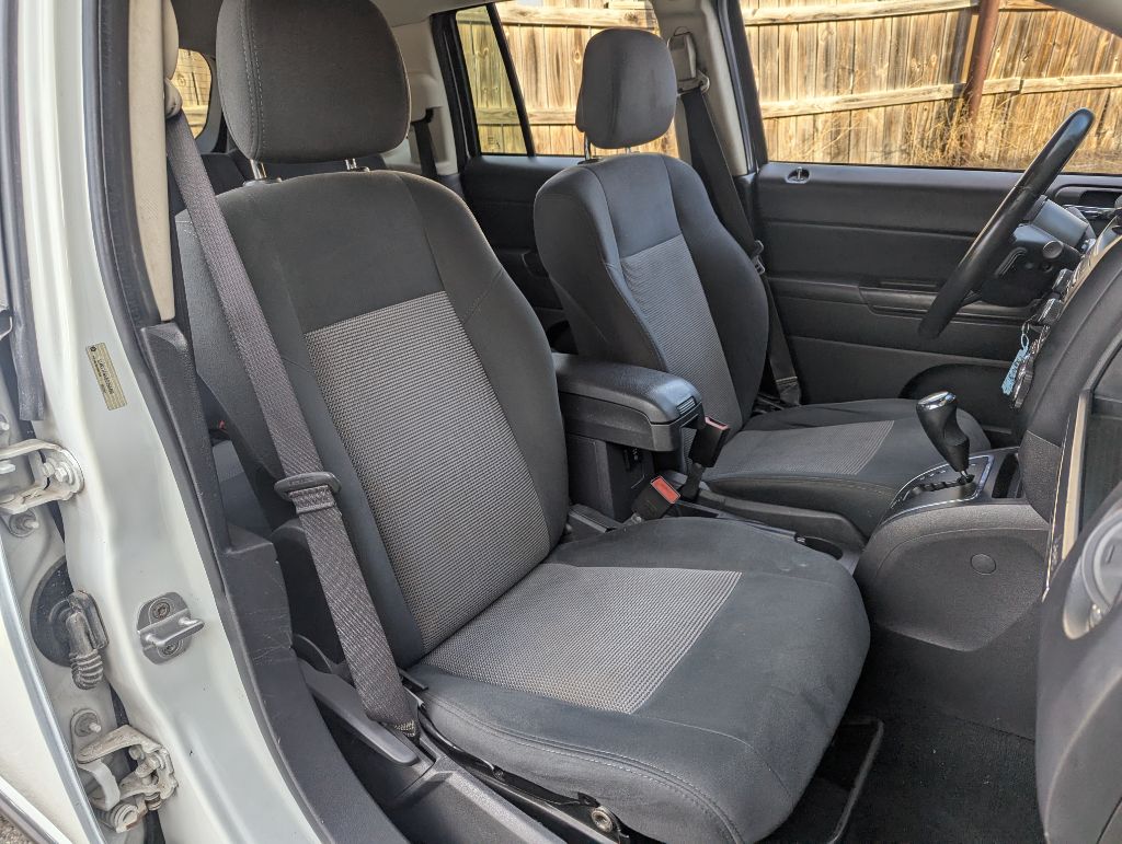 Photo 13 of this JEEP COMPASS