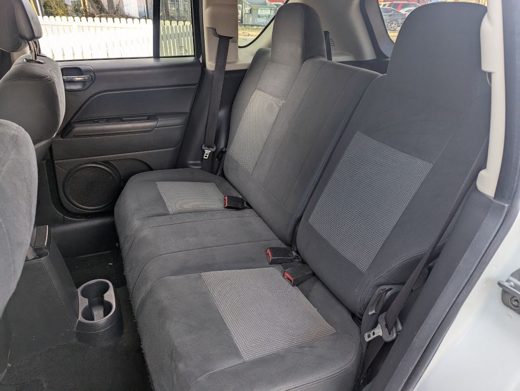 Photo 11 of this JEEP COMPASS
