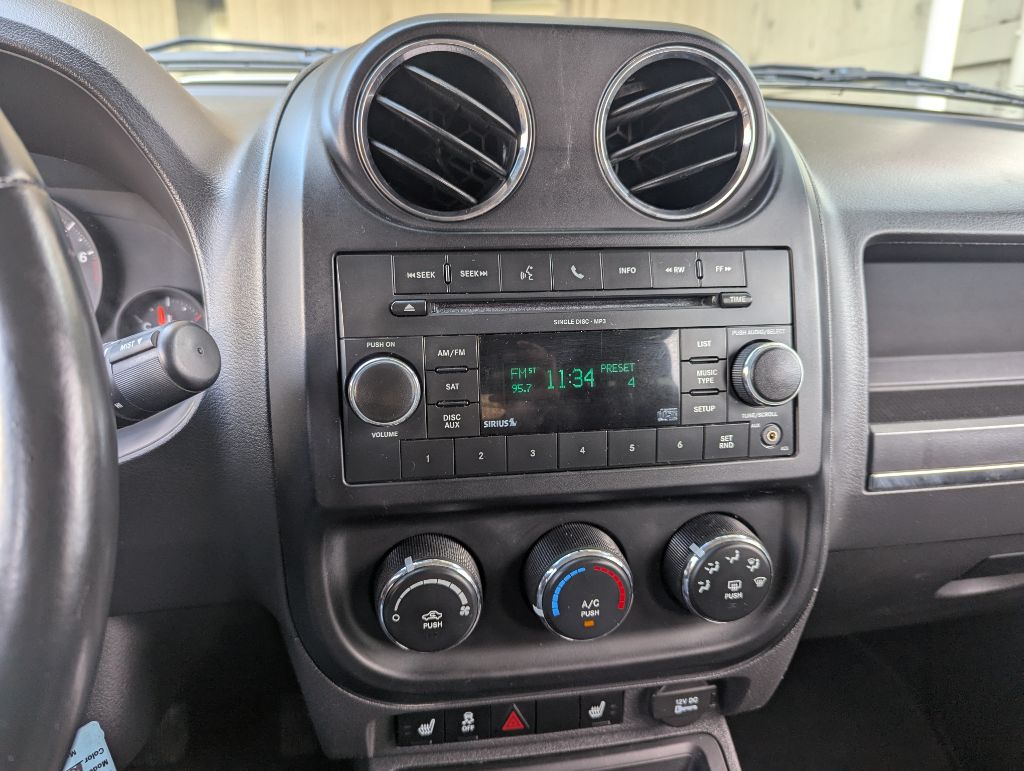 Photo 16 of this JEEP COMPASS