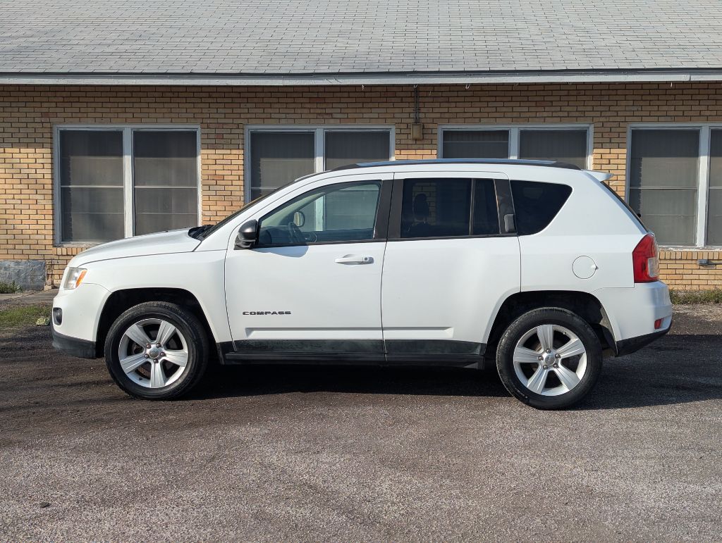 Photo 2 of this JEEP COMPASS