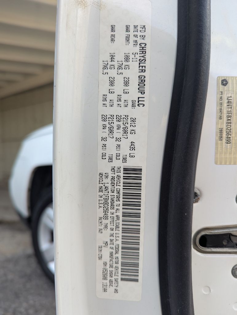 Photo 21 of this JEEP COMPASS