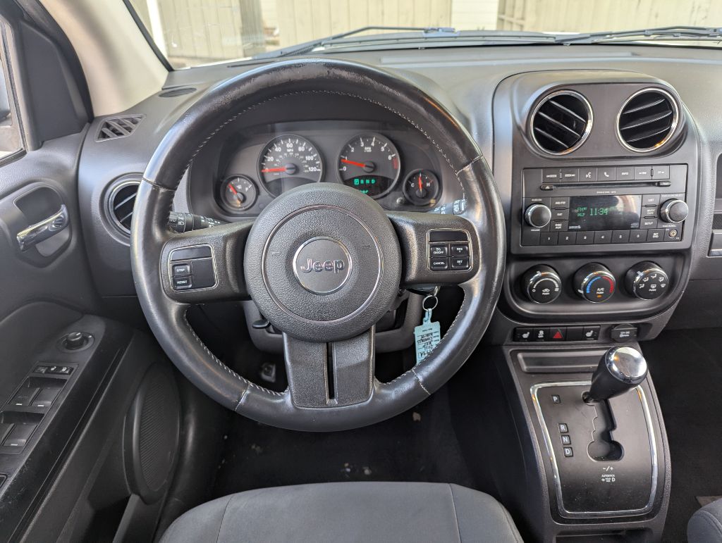 Photo 14 of this JEEP COMPASS