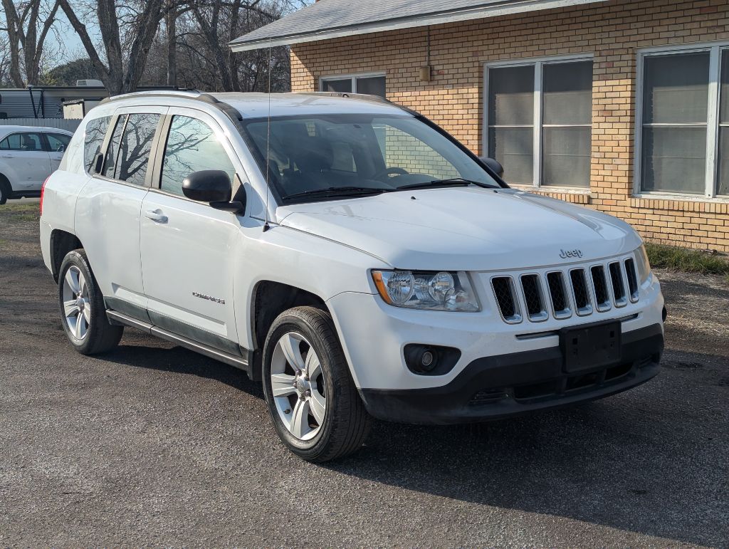 Photo 7 of this JEEP COMPASS