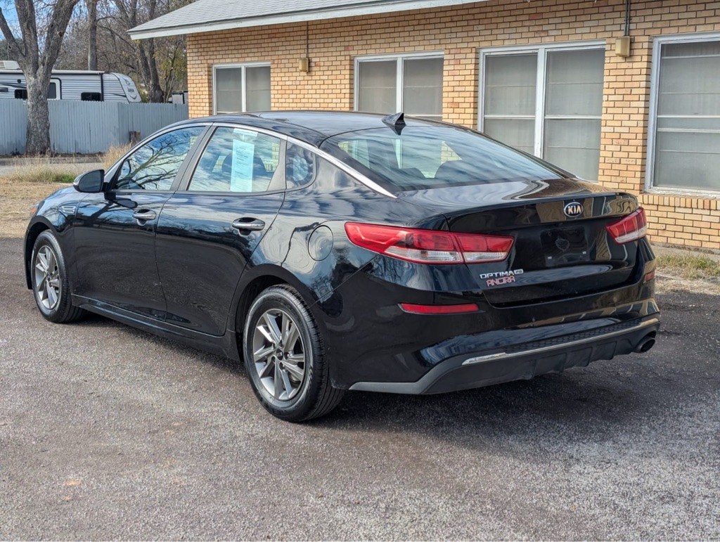 Photo 4 of this KIA OPTIMA