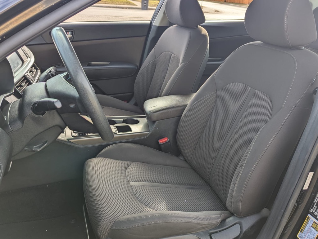 Photo 10 of this KIA OPTIMA