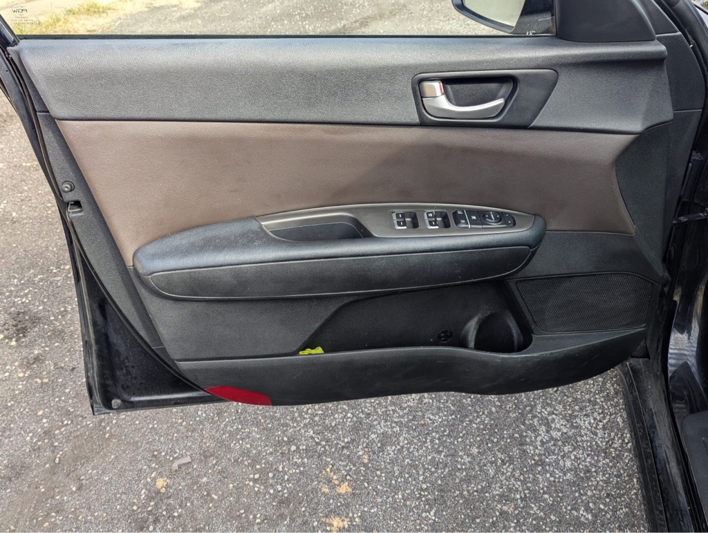 Photo 9 of this KIA OPTIMA