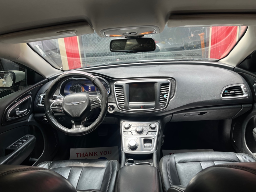 Photo 11 of this CHRYSLER 200