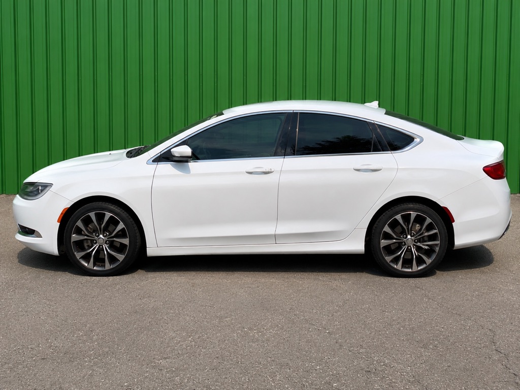 Photo 2 of this CHRYSLER 200