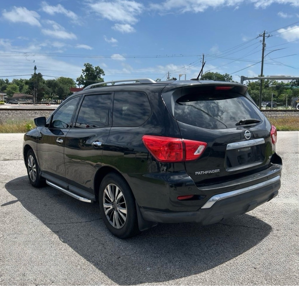 Photo 9 of this NISSAN PATHFINDER