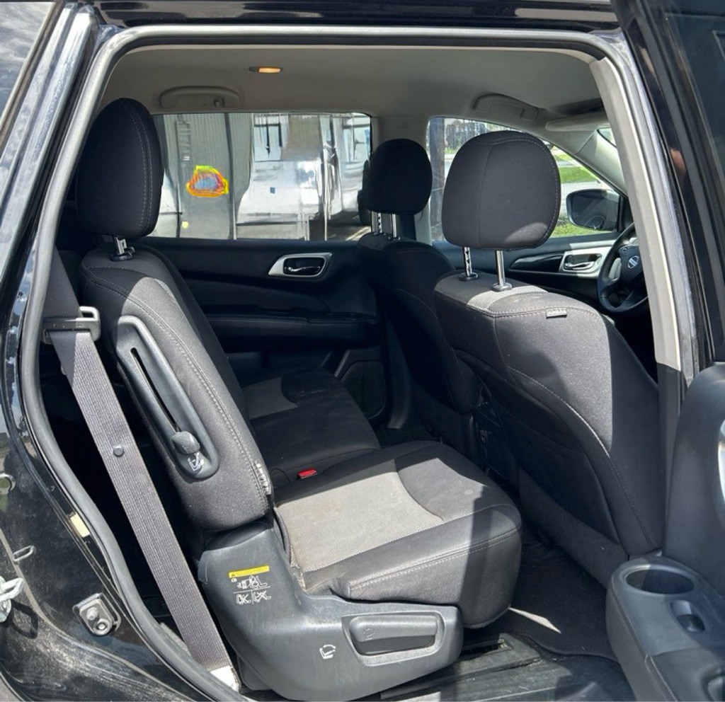Photo 16 of this NISSAN PATHFINDER