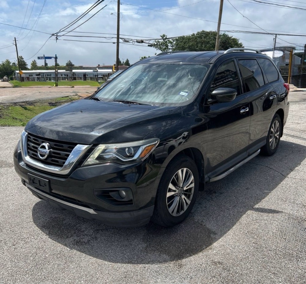 Photo 13 of this NISSAN PATHFINDER