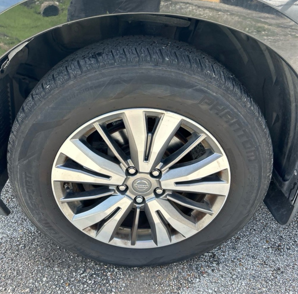 Photo 14 of this NISSAN PATHFINDER
