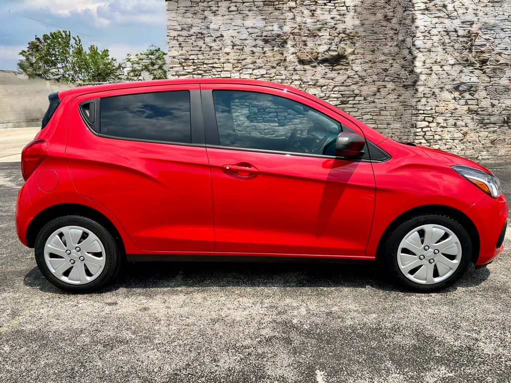 Photo 4 of this CHEVROLET SPARK