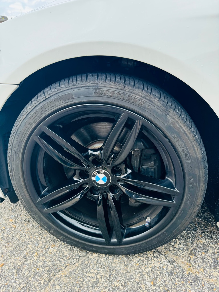 Photo 6 of this BMW 5 SERIES