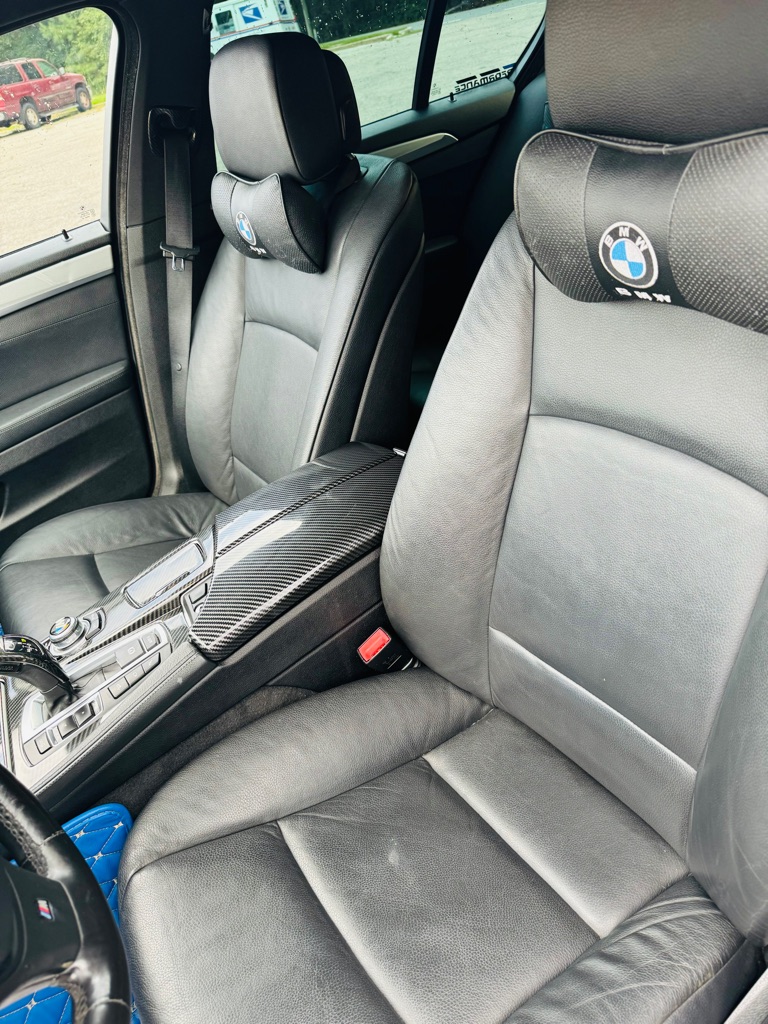 Photo 8 of this BMW 5 SERIES