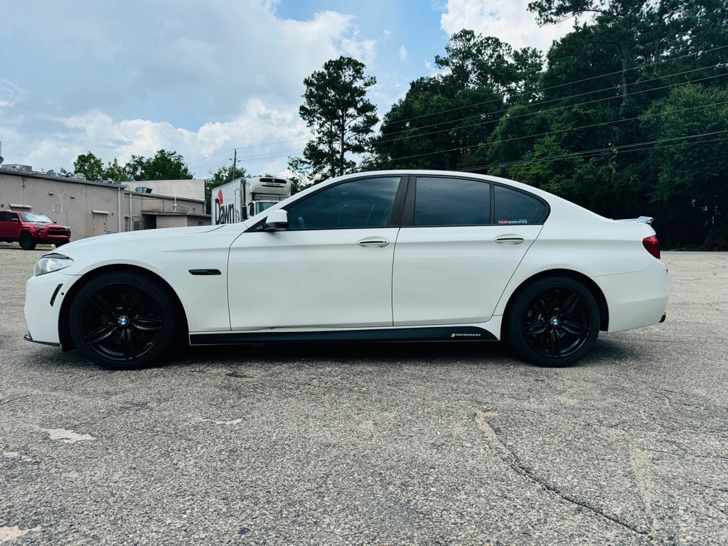 Photo 3 of this BMW 5 SERIES