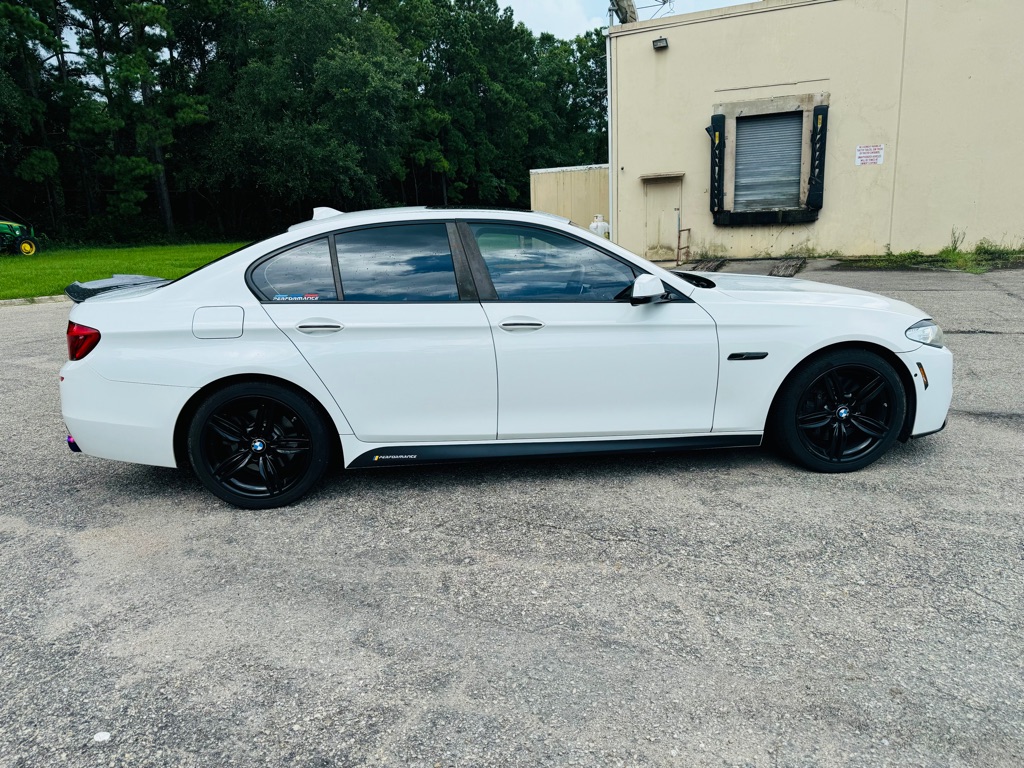 Photo 12 of this BMW 5 SERIES